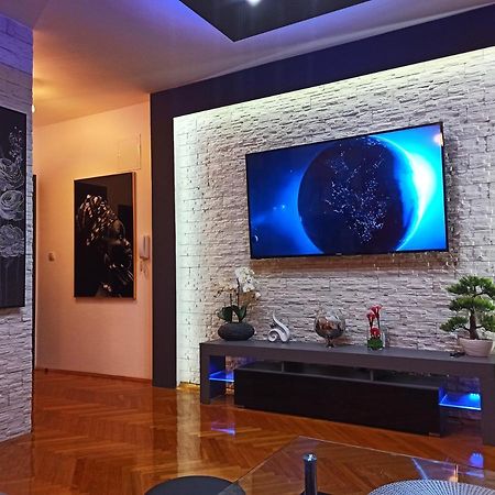 Apartman Aurelius - Private Parking Осиек Экстерьер фото