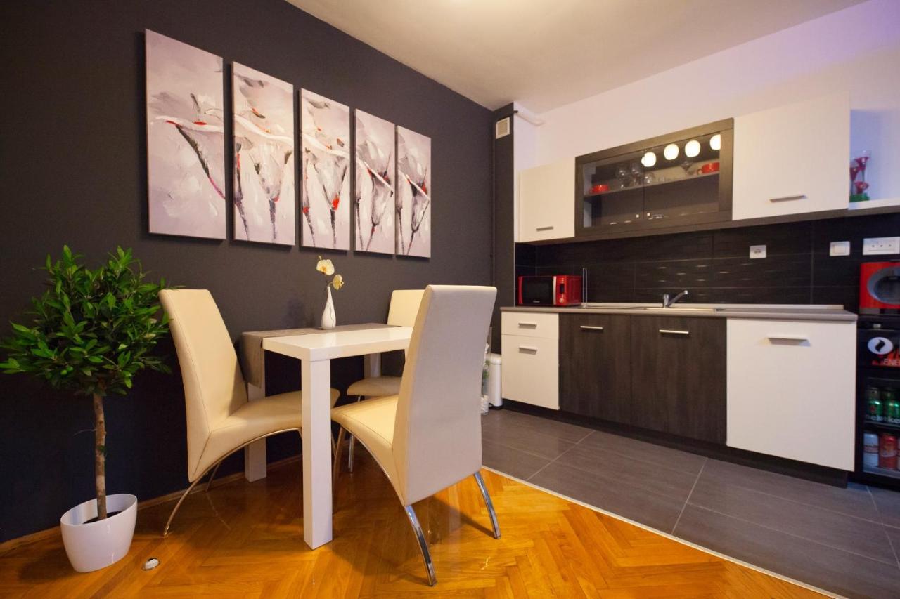 Apartman Aurelius - Private Parking Осиек Экстерьер фото