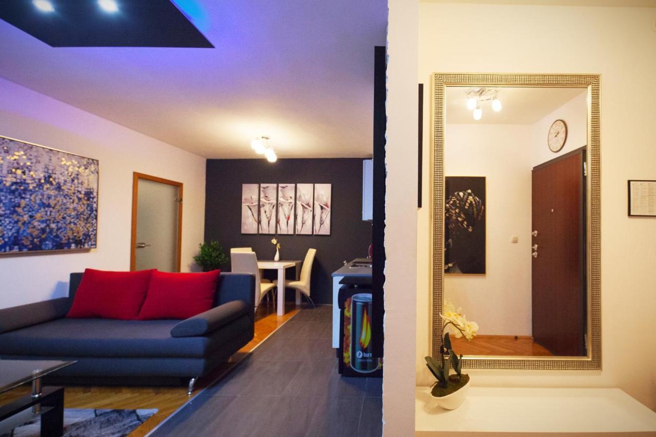 Apartman Aurelius - Private Parking Осиек Экстерьер фото