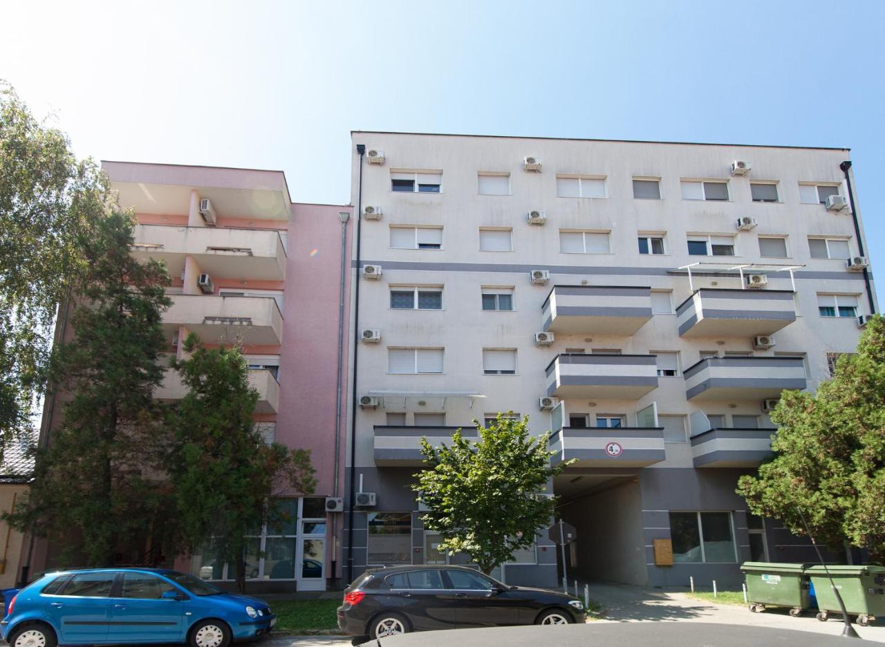 Apartman Aurelius - Private Parking Осиек Экстерьер фото