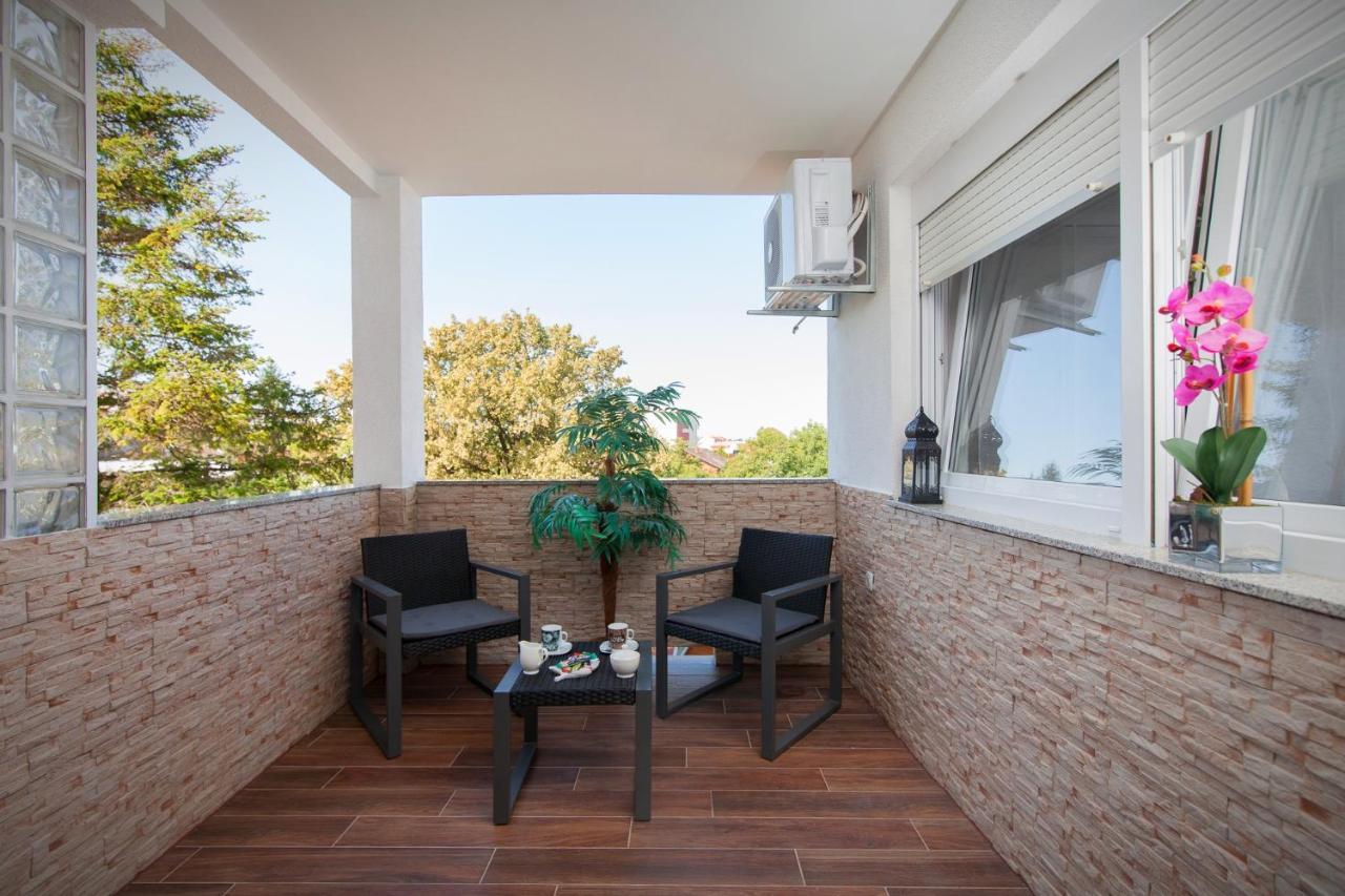 Apartman Aurelius - Private Parking Осиек Экстерьер фото