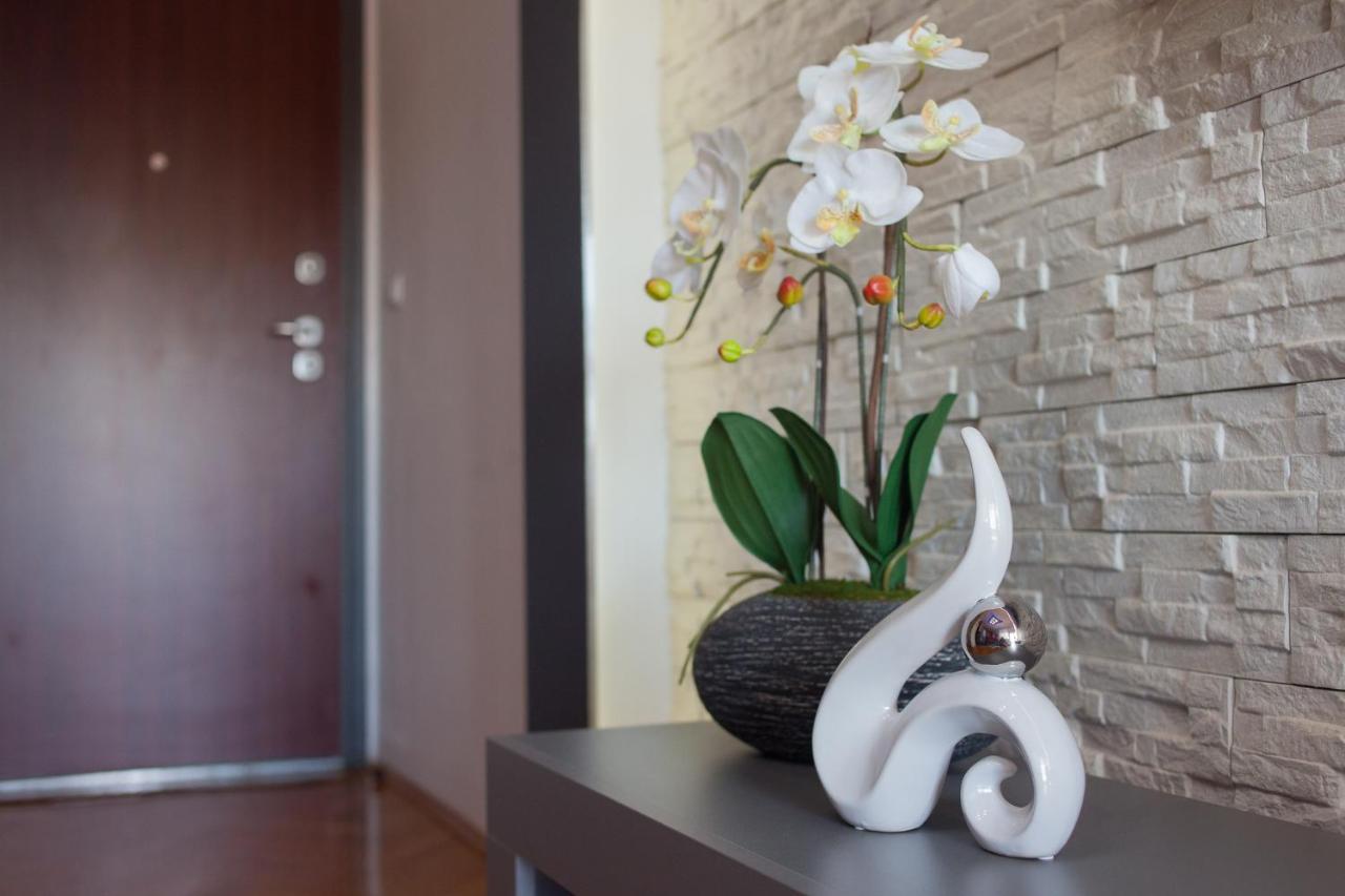 Apartman Aurelius - Private Parking Осиек Экстерьер фото